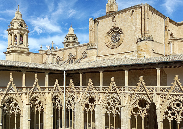 claustro gótico de la catedral de Pamplona