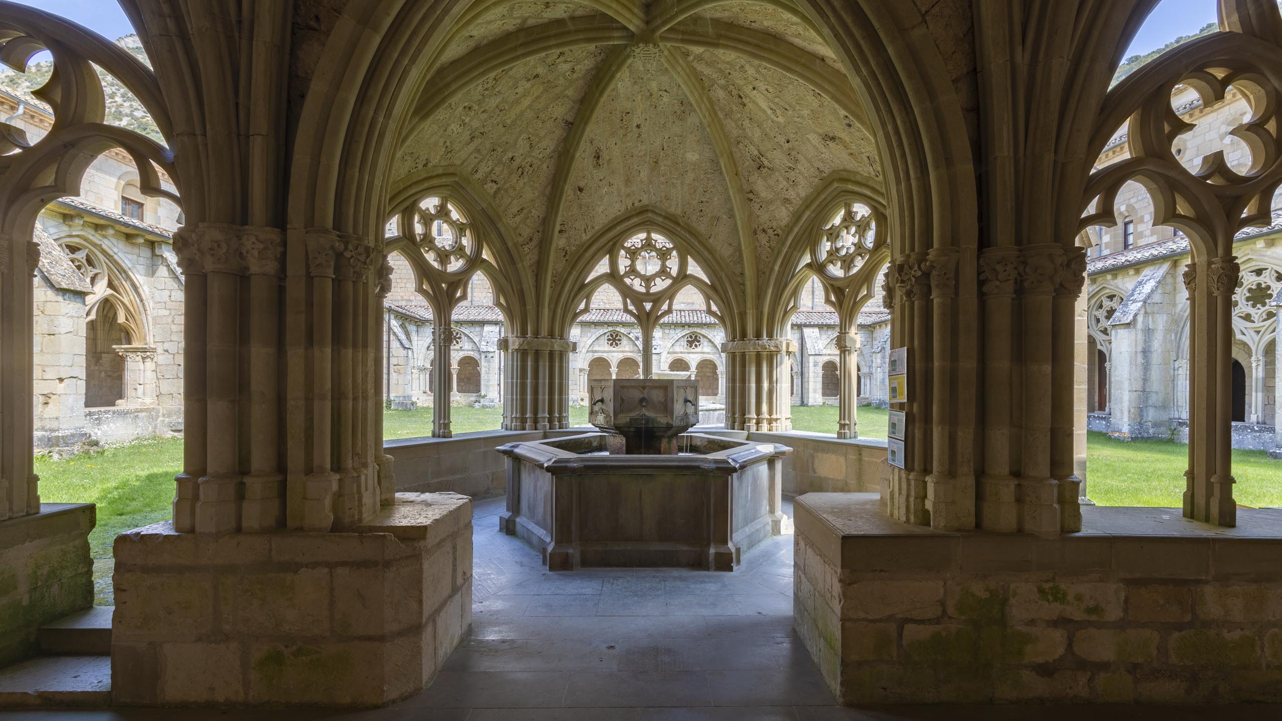 Claustro del monasterio  de Irantzu