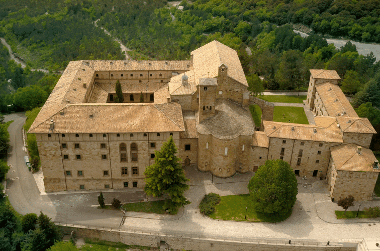 vista aérea del monasterio de Leyre