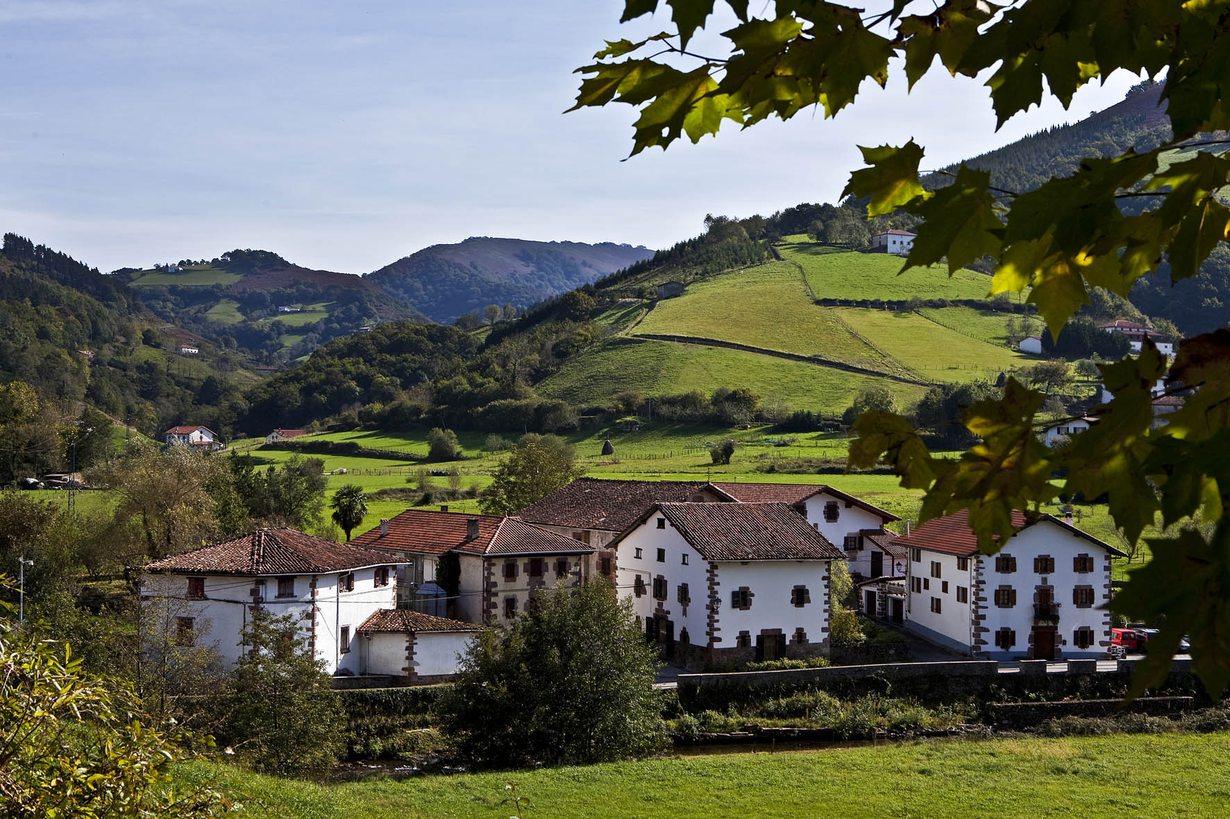 casas del pueblo de Etxalar