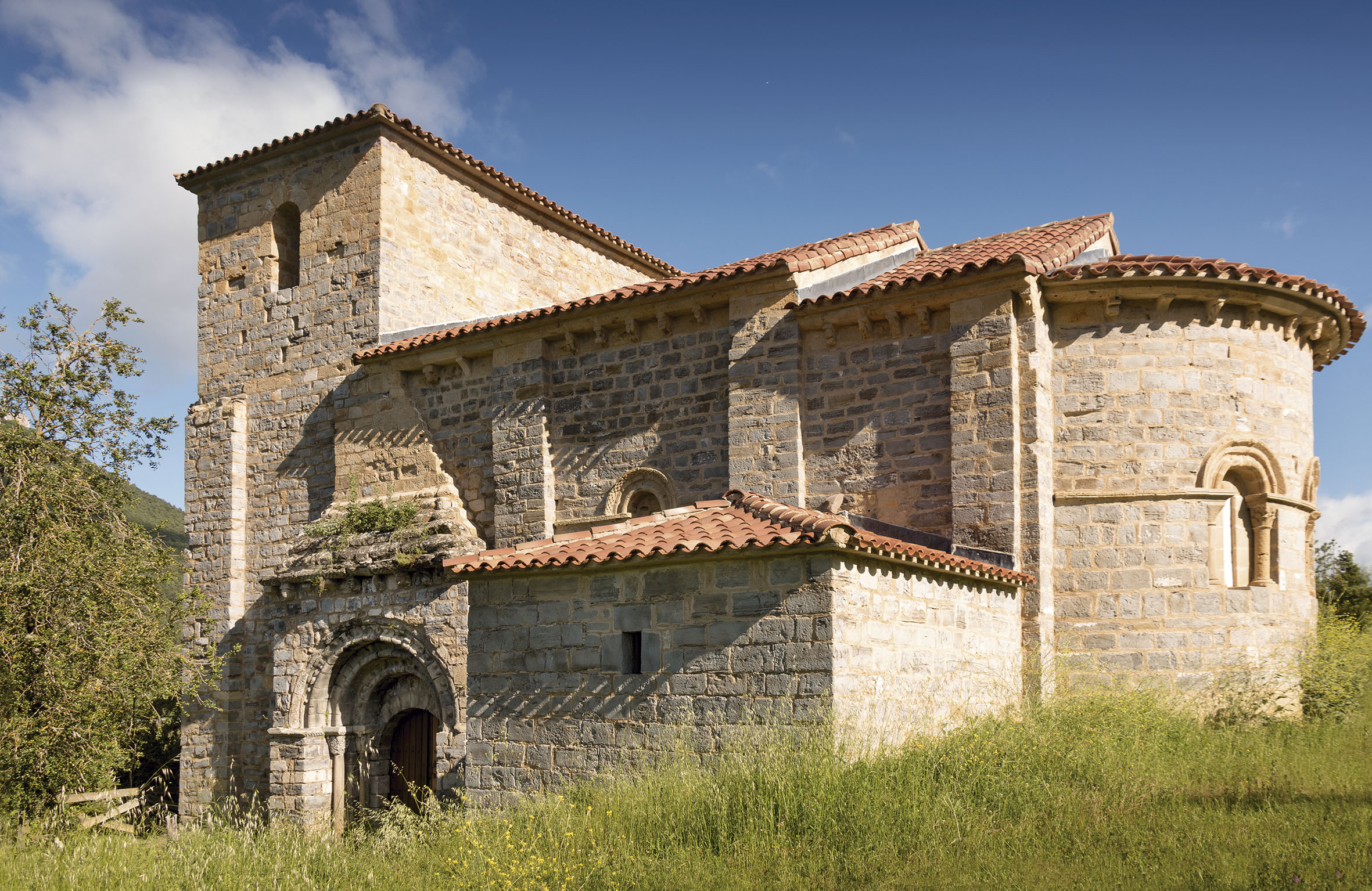 ermita de Arce desde la portada