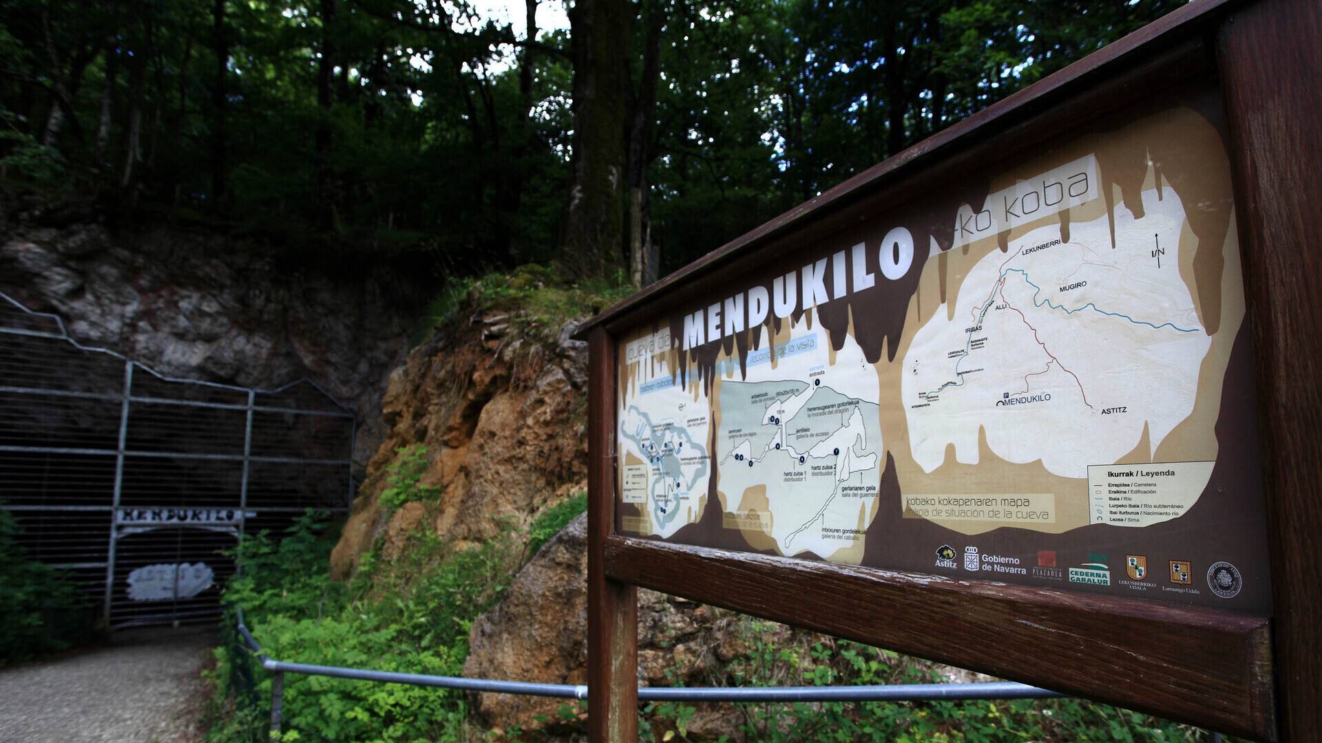 Visite guidée de la grotte de Mendukilo