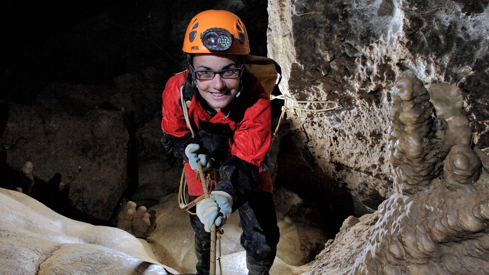 Visita espeleo-aventura Cueva de Mendukilo subida cuerda