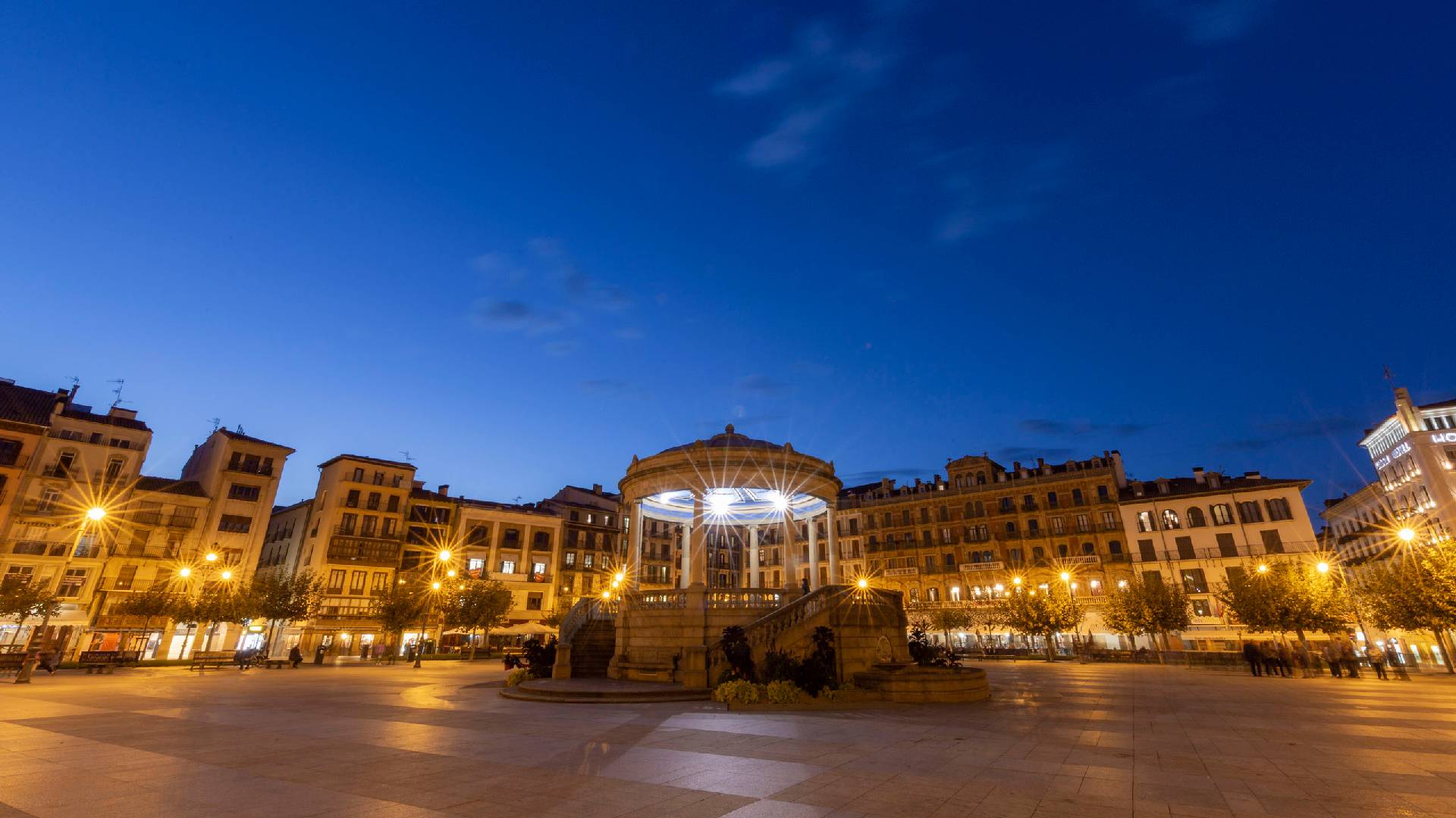 Plaza del Castillo de noche