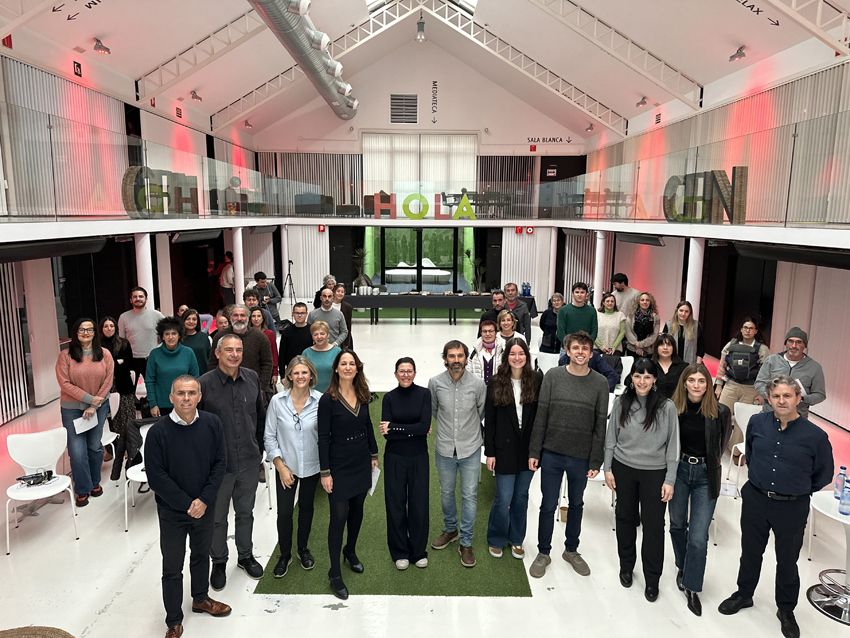 Grupo de personas en la sede del CEIN