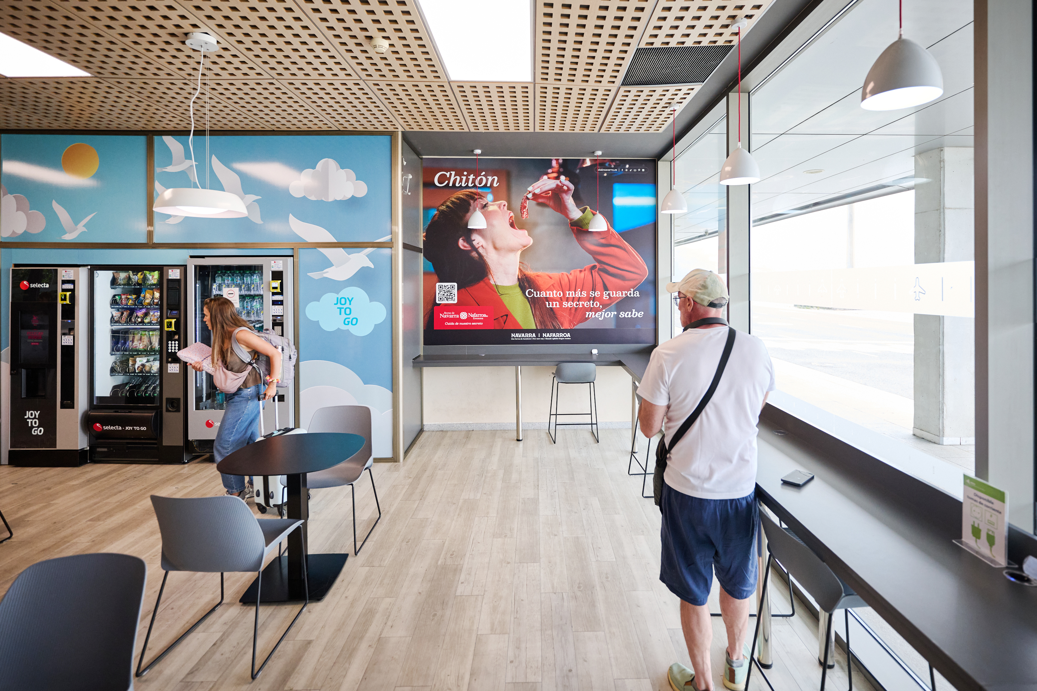 Turismo y Aena firman un convenio para promocionar Navarra en varios espacios del Aeropuerto de Pamplona