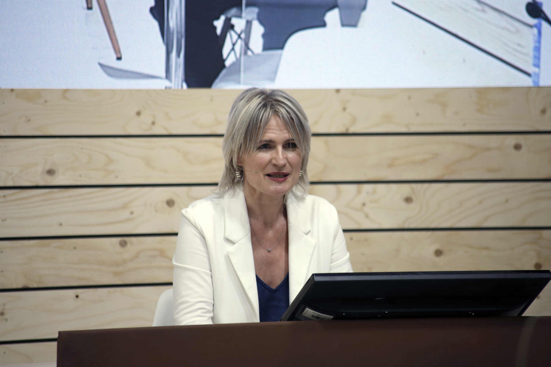 Maitena Ezkutari se despide agradeciendo a todas las personas que trabajan en el sector su ayuda, esfuerzo y colaboración durante estos 8 años al frente de la Dirección General de Turismo, Comercio y Consumo