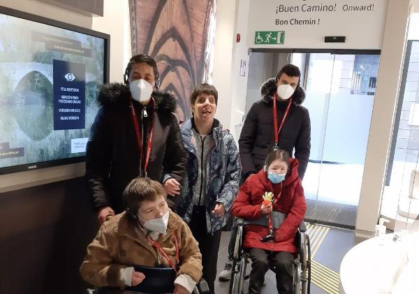 Group of people with cognitive disabilities in the Ultreia center