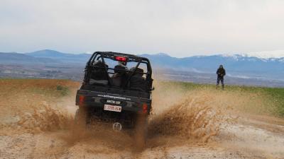 Buggy tour to explore the town of Cascante, the Laguna de Lor reservoir and thousand-year-old olive trees