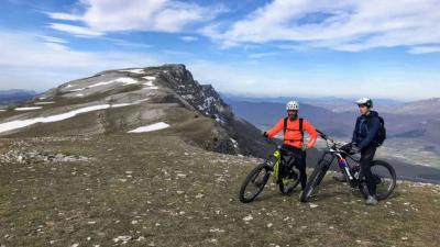 Guided e-bike routes around Lokiz and Montejurra